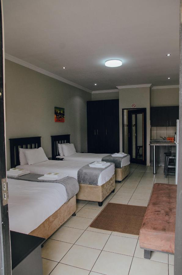 Towers Lodge Боксбург Екстериор снимка