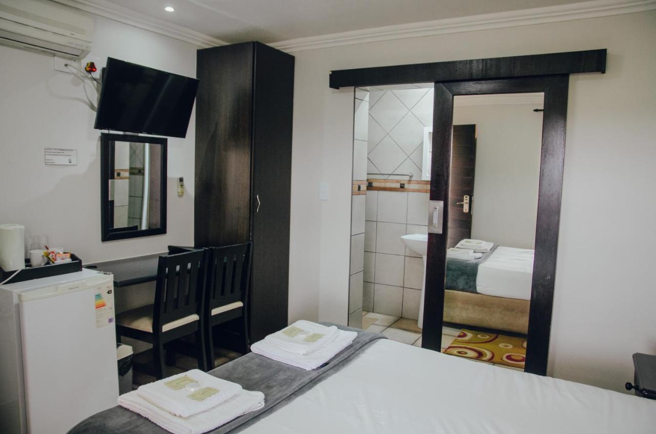 Towers Lodge Боксбург Екстериор снимка